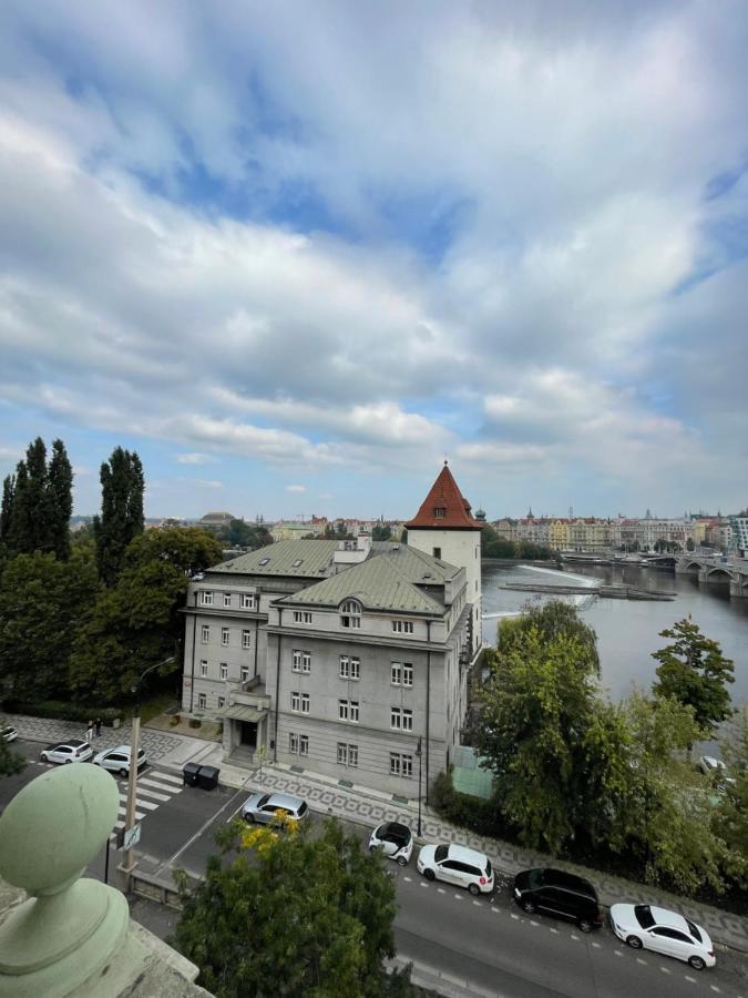 Janáčkovo nábřeží 19 - Riverside Apartments Praga Exterior foto