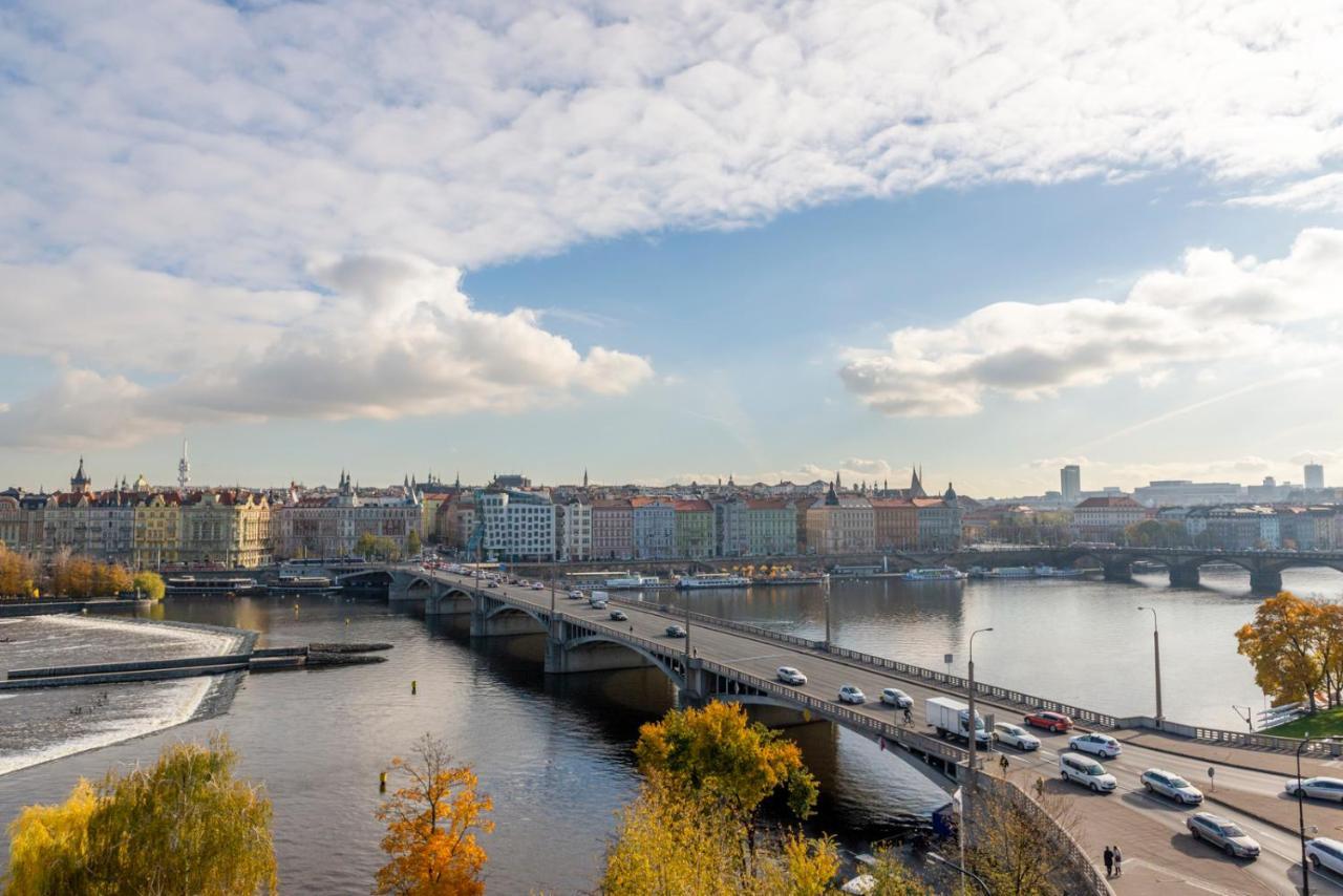 Janáčkovo nábřeží 19 - Riverside Apartments Praga Exterior foto