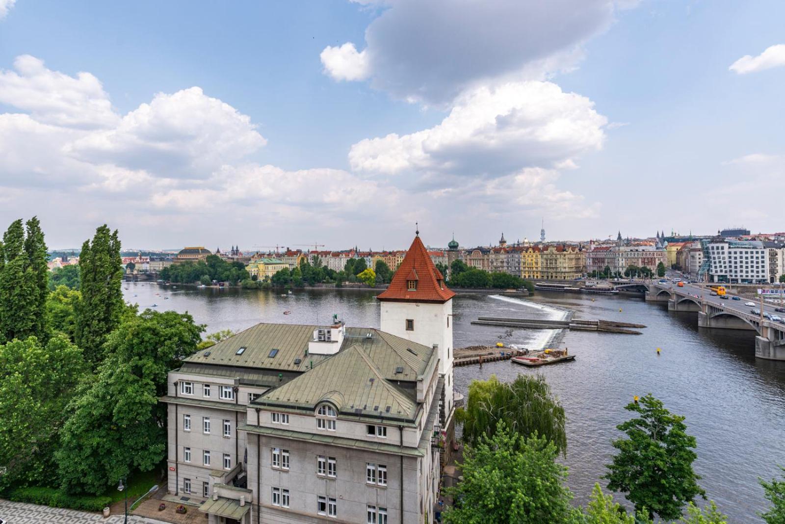 Janáčkovo nábřeží 19 - Riverside Apartments Praga Exterior foto